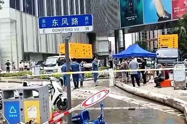 PG官方网站-PG(中国)一站式游戏服务平台排涝突击队在排涝现场